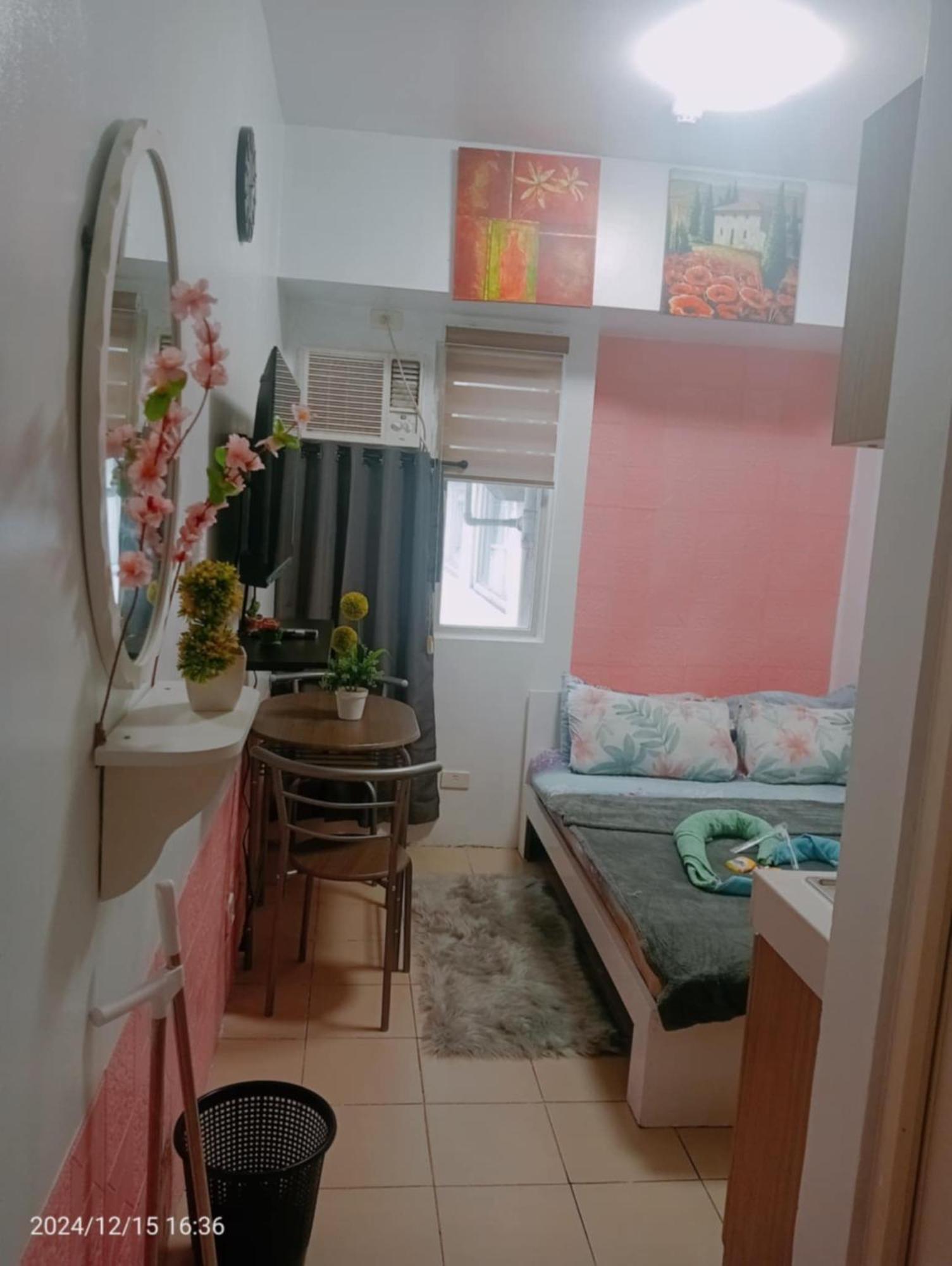 Urban Deca Staycation Mandaluyong Exterior photo